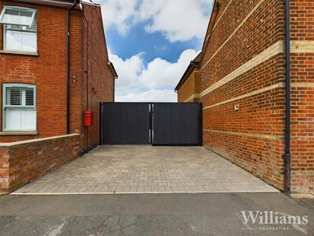 Apartment for rent in Quarrendon, Buckinghamshire
