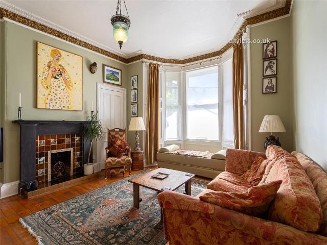 Apartment for rent in Trinity, Scotland