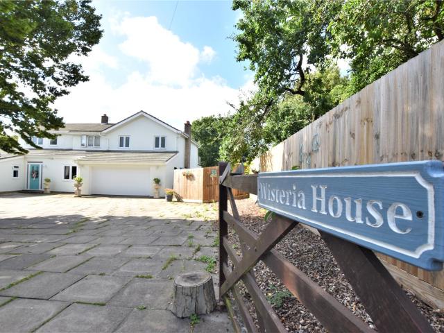 House for rent in Chipping Hill, Essex