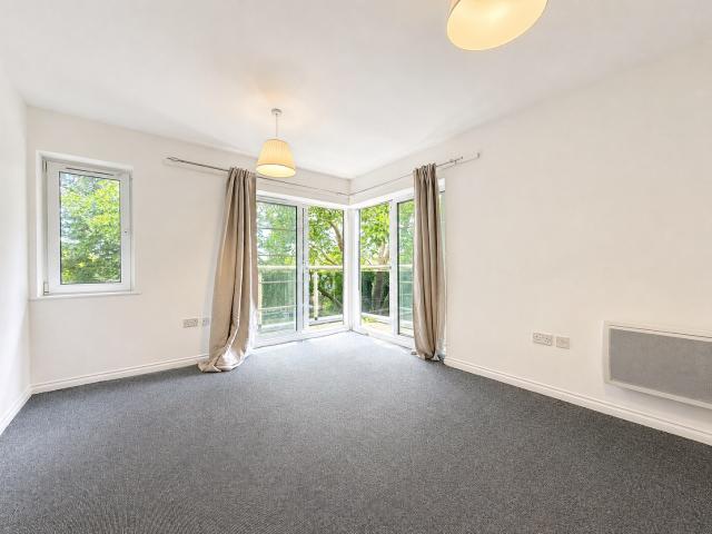 Apartment for rent in Maypole, Monks Orchard