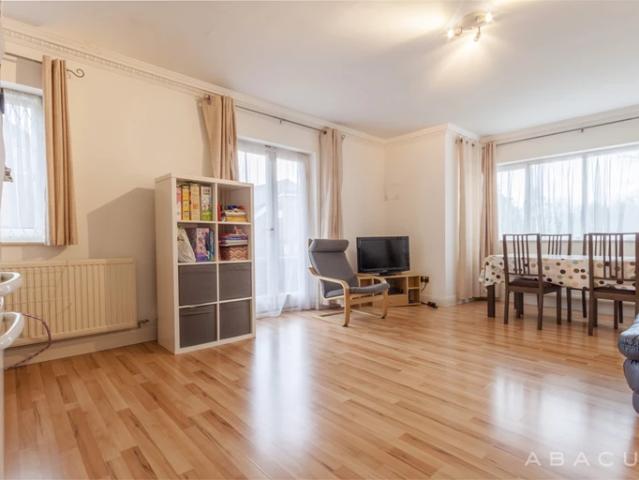 Apartment for rent in Little Stanmore, Greater London