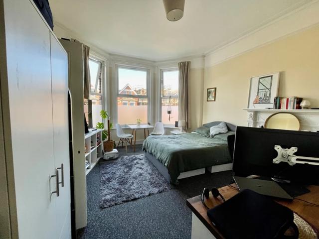 Studio for rent in Kilburn, Greater London