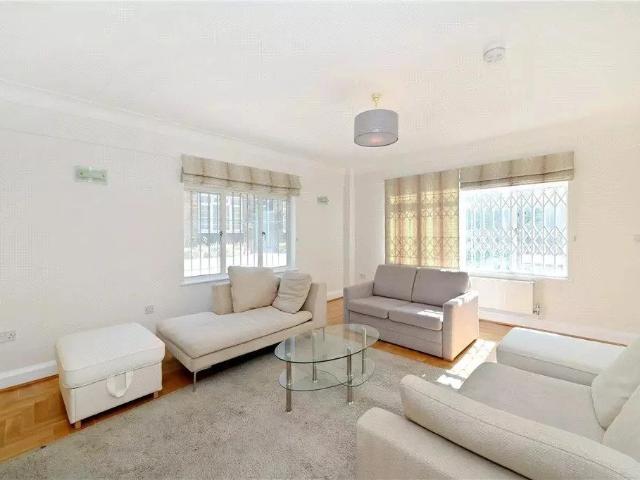 Apartment for rent in Marylebone, Greater London
