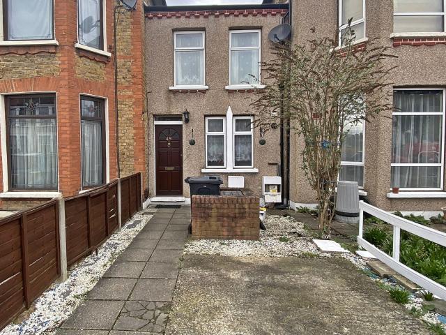 House for rent in London Borough of Redbridge, Greater London