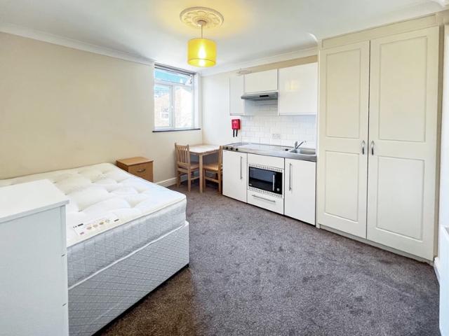 Apartment for rent in Cricklewood, Greater London