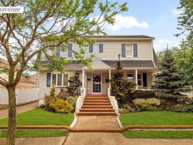 Property for sale in Queens, Arverne