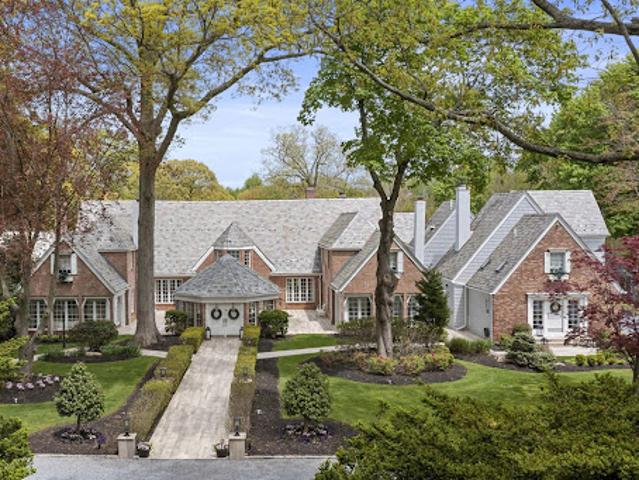 Property for sale in Smithtown, New York