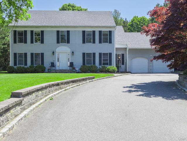Property for sale in Smithtown, New York