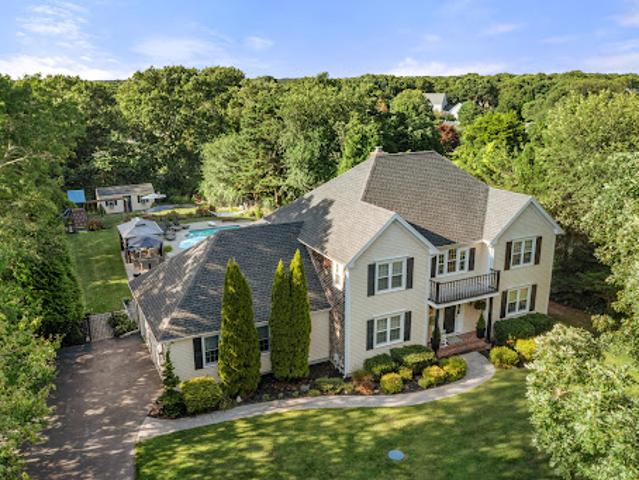 Property for sale in Cataumet, Massachusetts