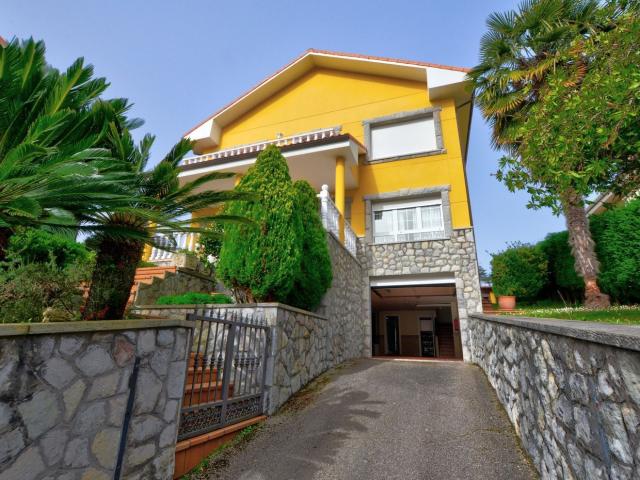 Chalet en venta en Avilés, Asturias