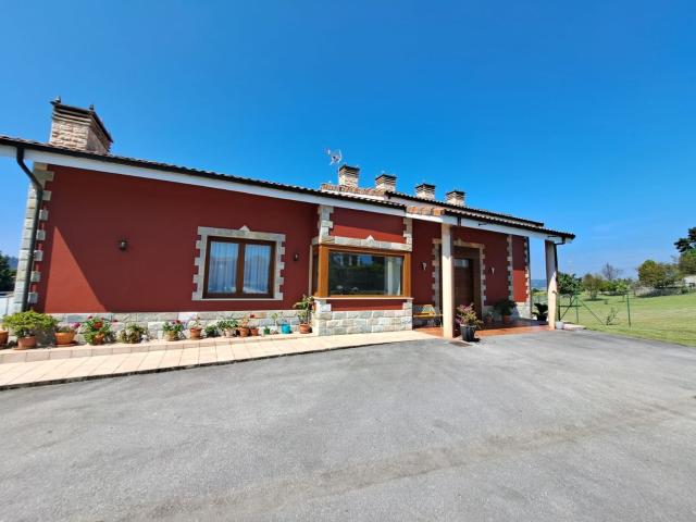 Chalet en venta en Casares, Gijón