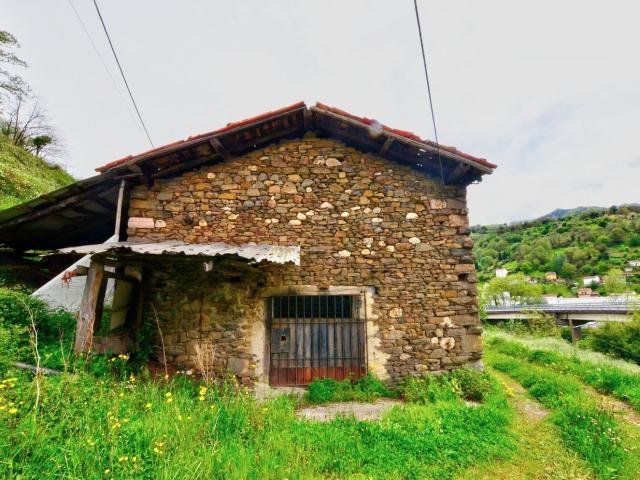 Casa en venta en Mieres, Asturias