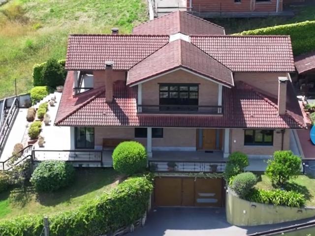 Chalet en venta en Toleo, Oviedo