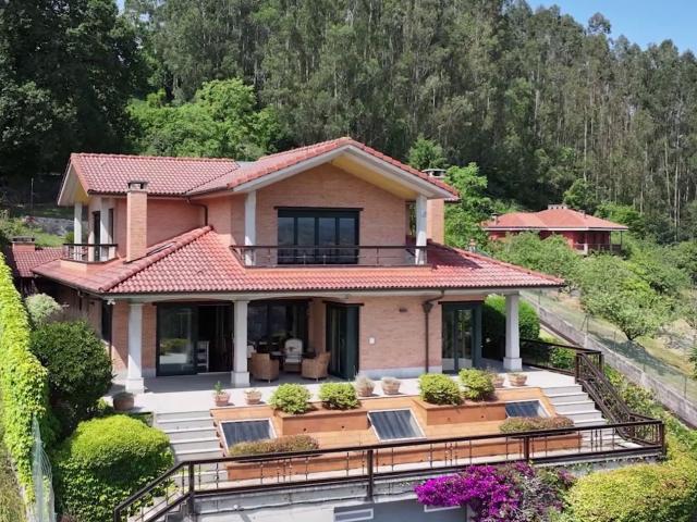 Chalet en venta en Toleo, Oviedo