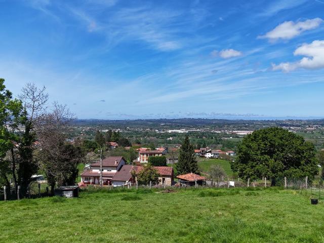 Terreno en venta en Hevia, Siero