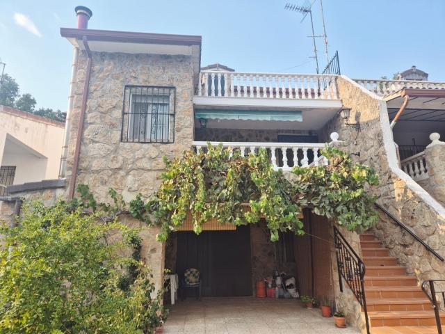 Casa en venta en El Rincón, Navaluenga