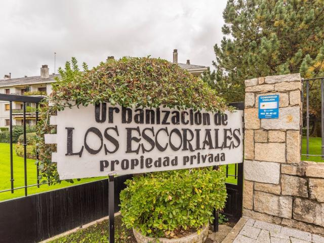 Piso en venta en El Escorial, Urbanización Parque Real