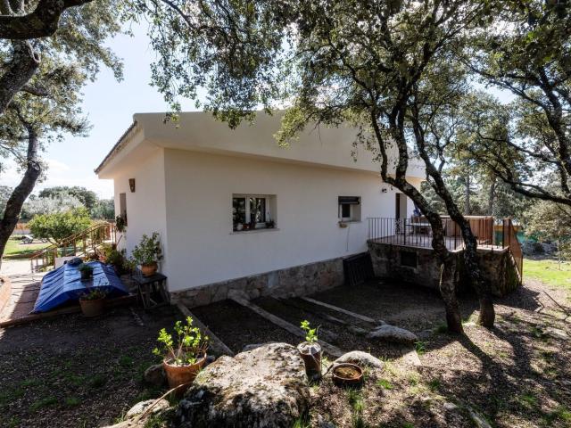 Casa en venta en Valdemorillo, Urbanización La Esperanza