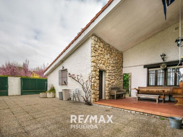 Villa en venta en Viana De Cega