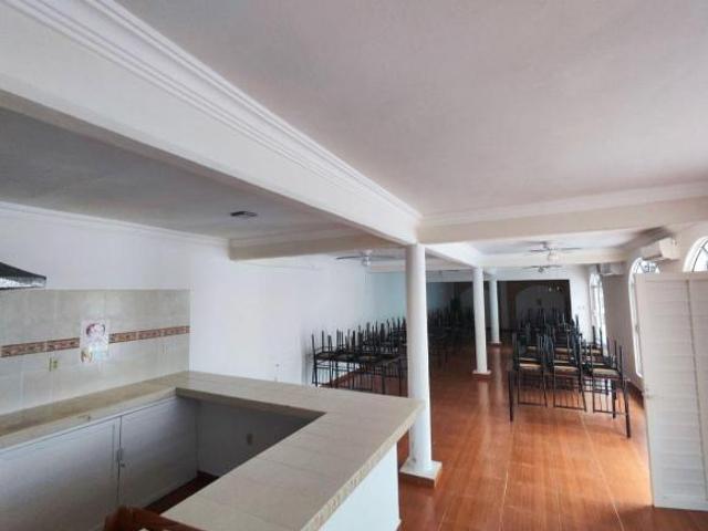 Propiedad Versátil: Salón de Eventos o Casa | Alberca | 1 Nivel | Doble Acceso
