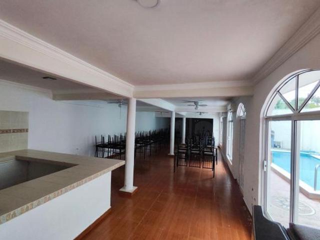 Propiedad Versátil: Salón de Eventos o Casa | Alberca | 1 Nivel | Doble Acceso