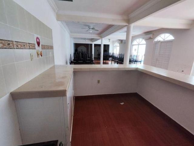 Propiedad Versátil: Salón de Eventos o Casa | Alberca | 1 Nivel | Doble Acceso