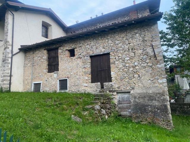 Rustico in vendita a Comunità Montana della Valle Brembana, Serina