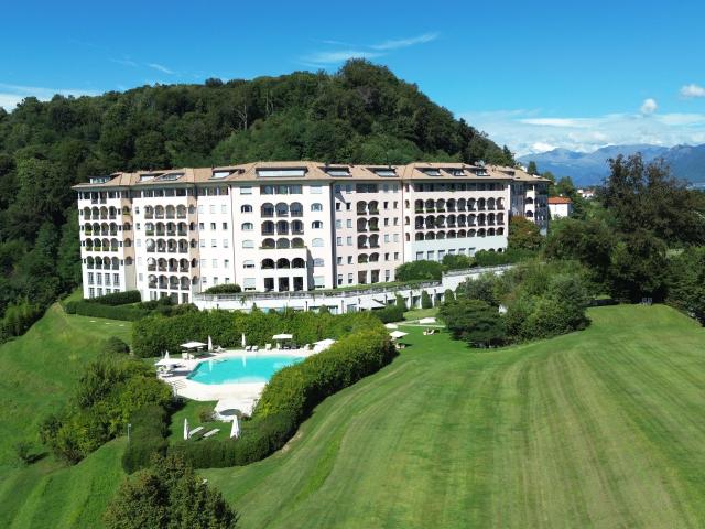 Wohnung kaufen in Collina d'Oro, Tessin
