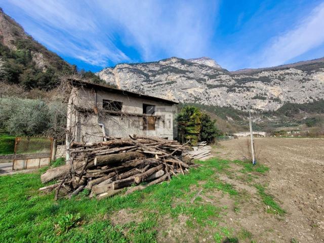 Rustico in vendita a Comunità Alto Garda e Ledro, Dro