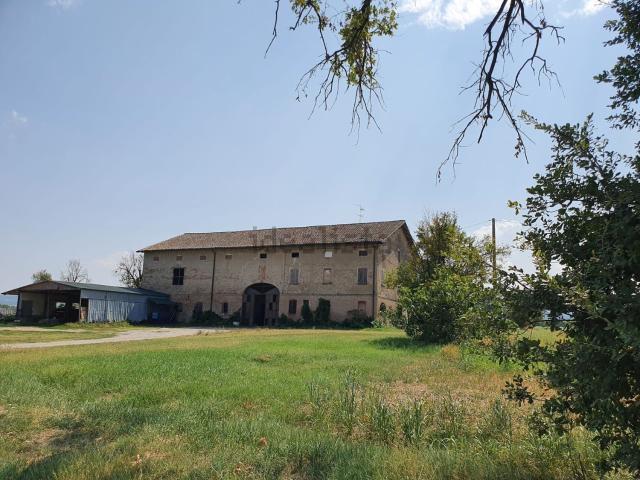 Rustico in vendita a Colline Matildiche, Re