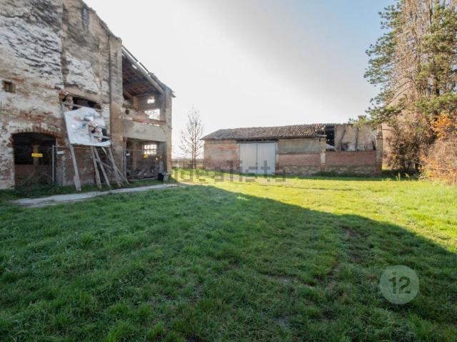 Rustico in vendita a Terra di Mezzo, Re