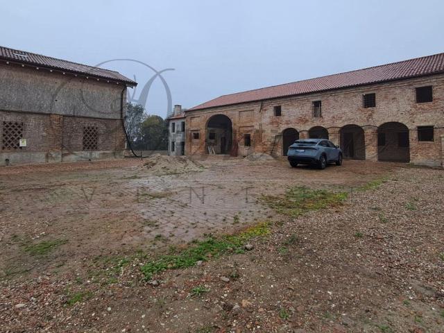 Rustico in vendita a Pontelongo, Veneto