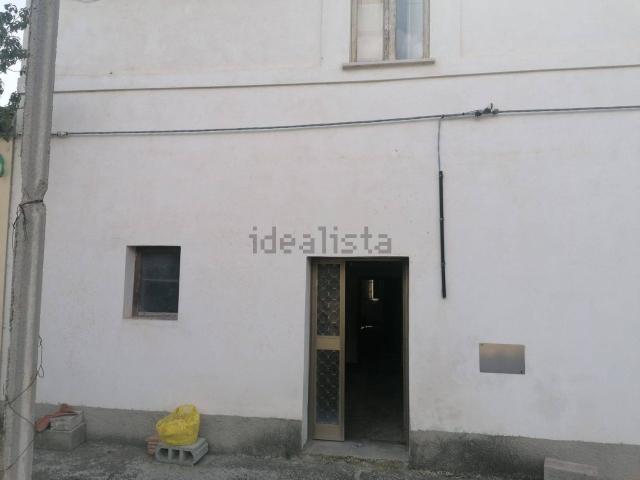 Rustico in vendita a Vicoli, Abruzzo