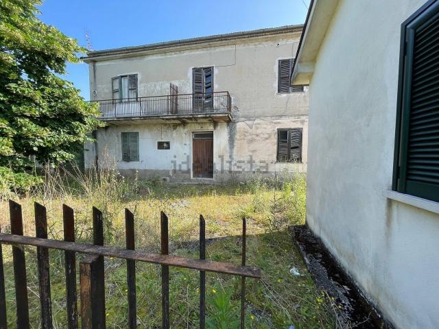 Rustico in vendita a Roccasecca, Lazio