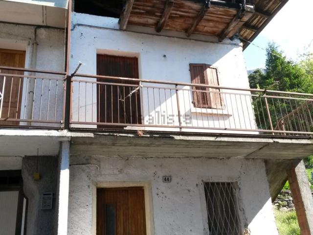 Rustico in vendita a Cino, Lombardia