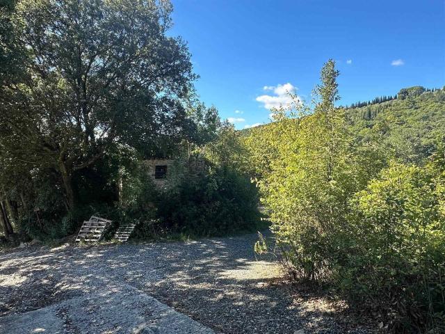 Rustico in vendita a Monteverdi Marittimo, Toscana