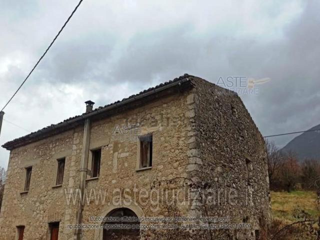 Rustico in vendita a San Vincenzo Valle, Abruzzo