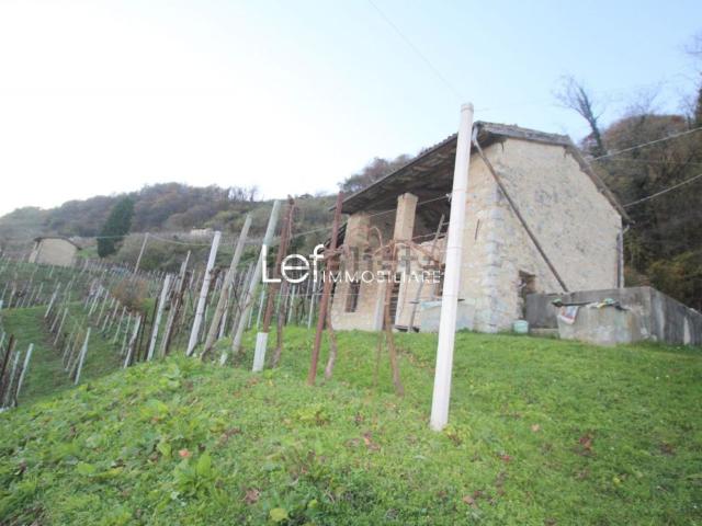 Rustico in vendita a Miane, Veneto