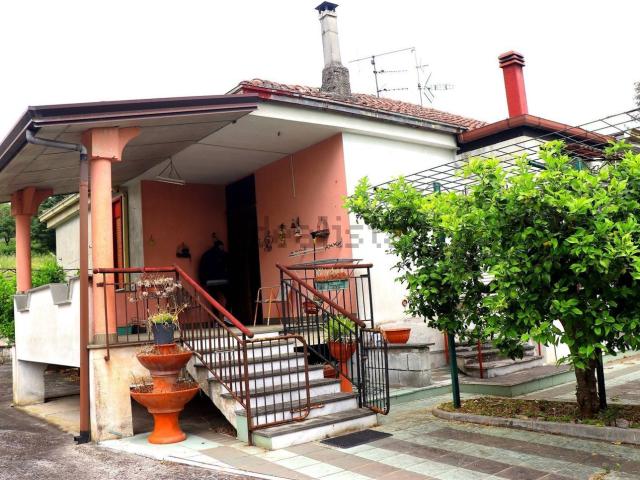 Rustico in vendita a Limatola
