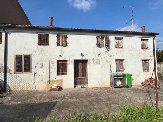 Rustico in vendita a Fratta Polesine, Veneto