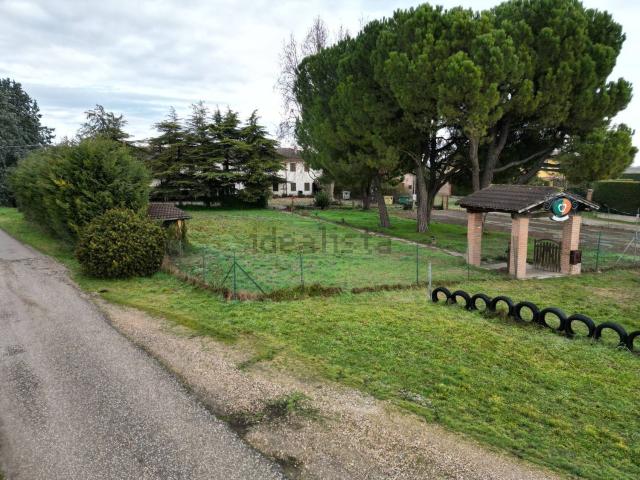 Rustico in vendita a Zevio, Veneto