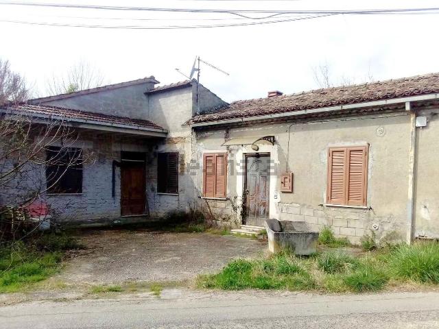 Rustico in vendita a Ceccano, Lazio