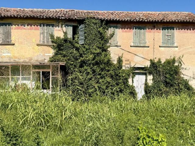 Rustico in vendita a Correzzola, Veneto