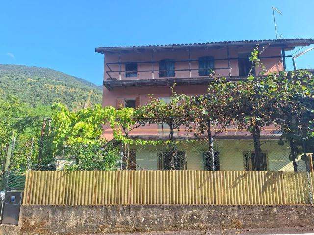 Rustico in vendita a Polcenigo, Friuli-Venezia Giulia