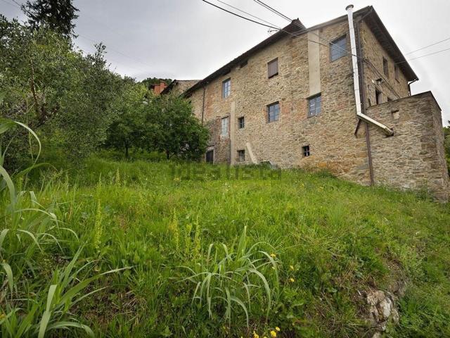 Rustico in vendita a Bagni Di Lucca Ponte, Toscana