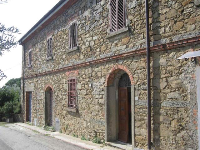 Rustico in vendita a Lamporecchio, Toscana