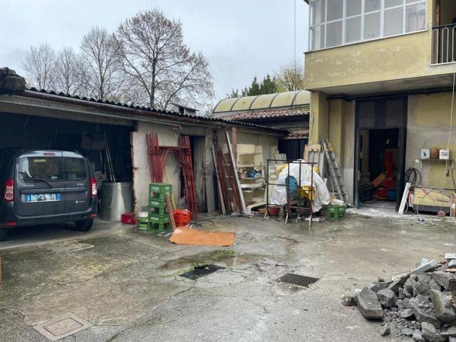 Rustico in vendita a Rezzato, Lombardia