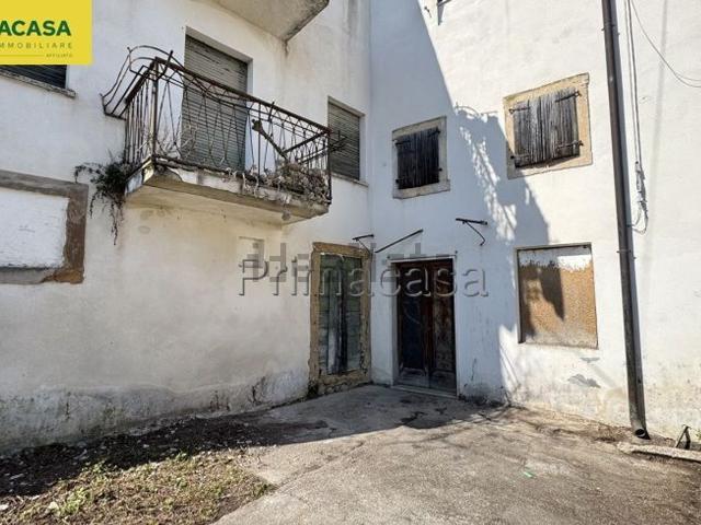 Rustico in vendita a Quinzano, Brenzone