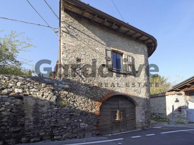 Rustico in vendita a Padenghe Sul Garda, Lombardia