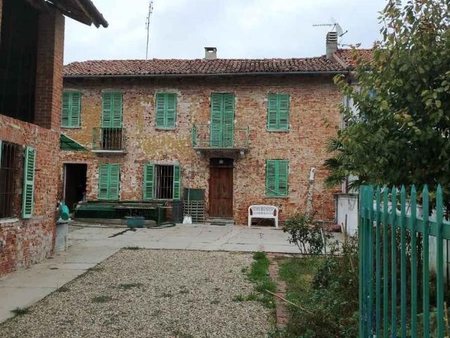Rustico in vendita a Montemarzo, Asti